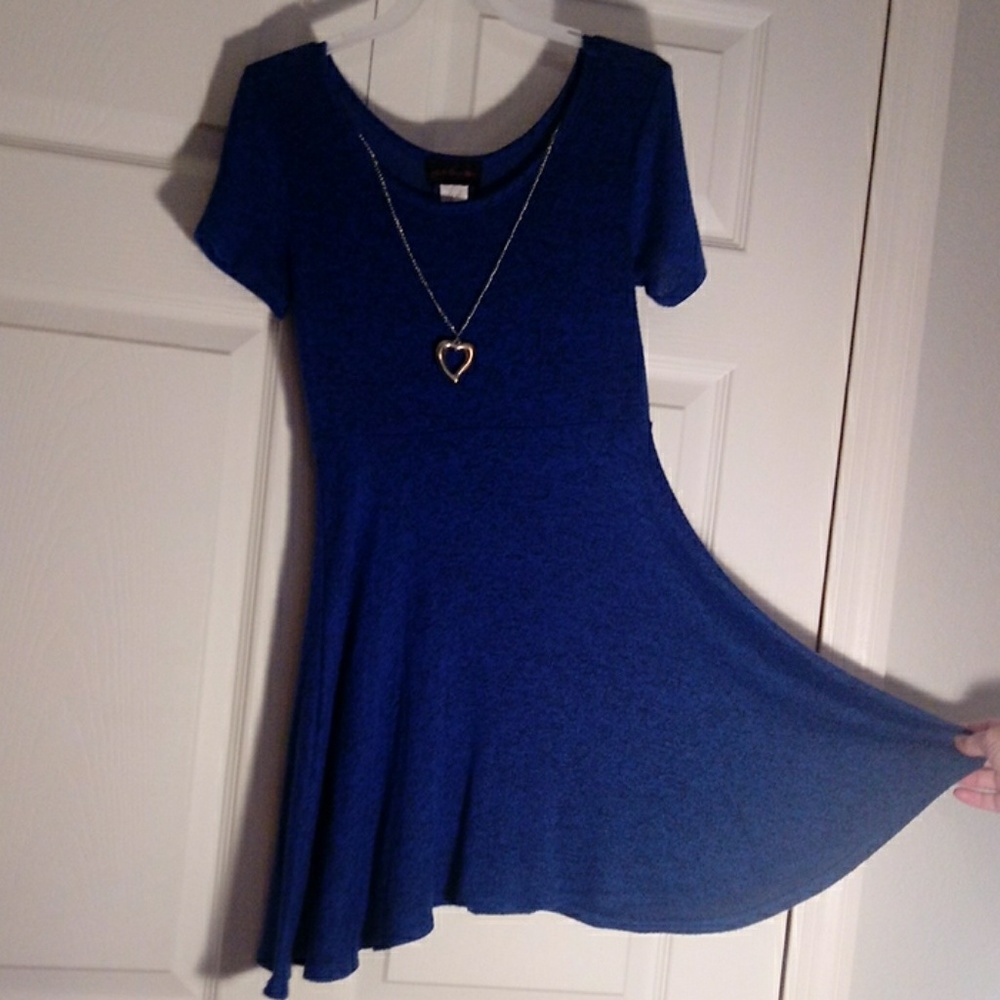 Dress - Picture 3 of 3